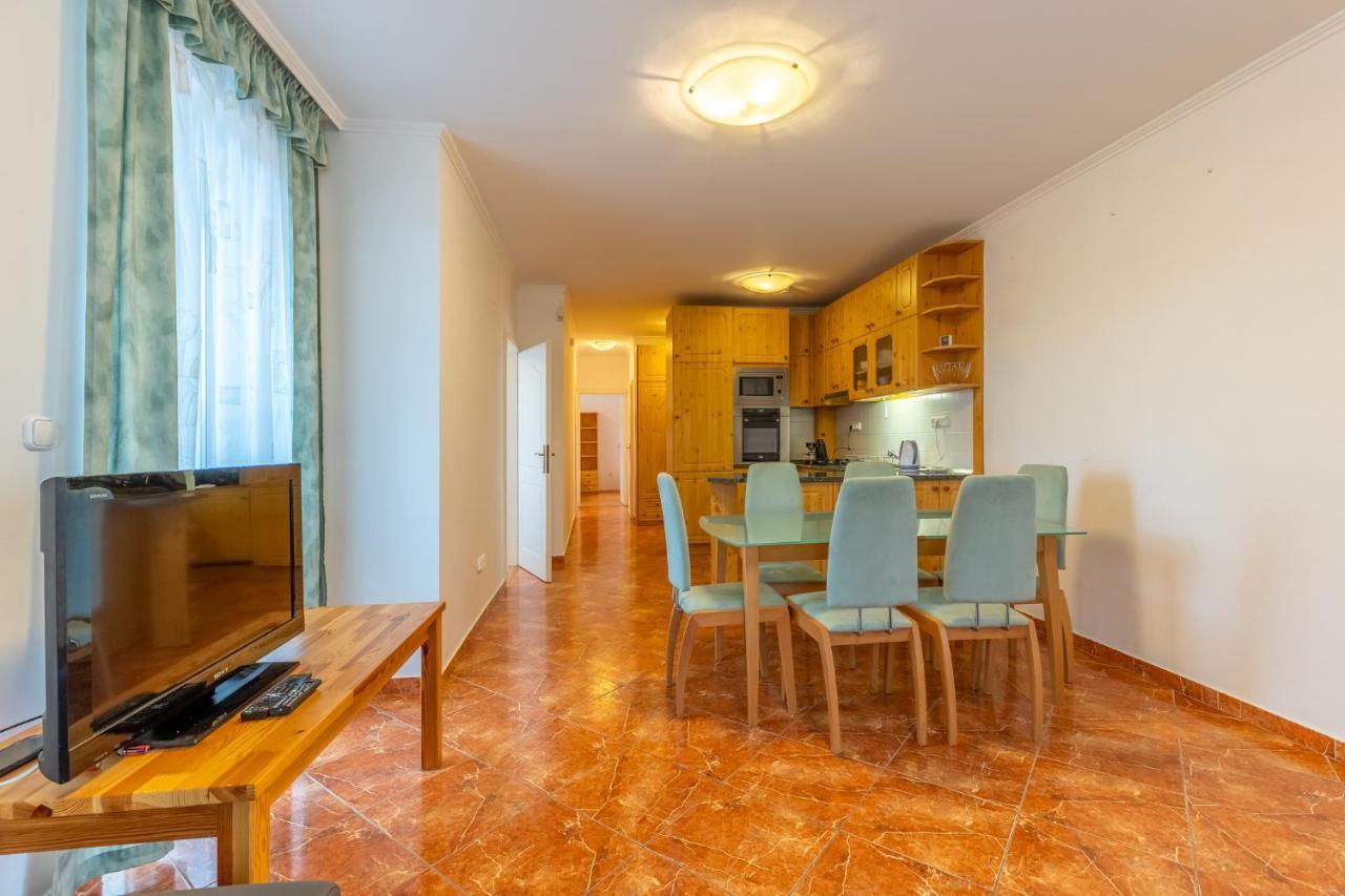 Egyuett A Csalad II Apartman By Bltn Siófok Buitenkant foto